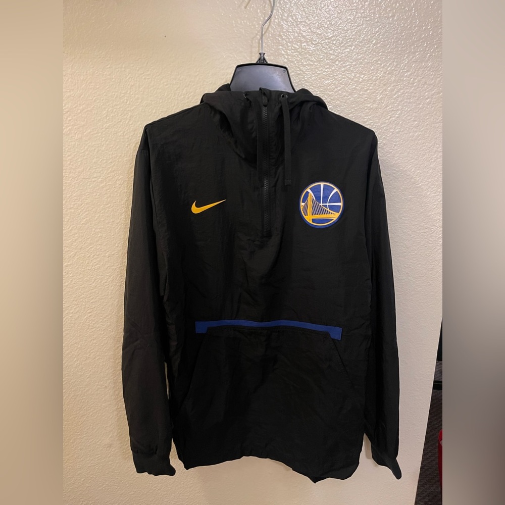 Nike Warriors Mens wind breaker jacket. In like new condition.